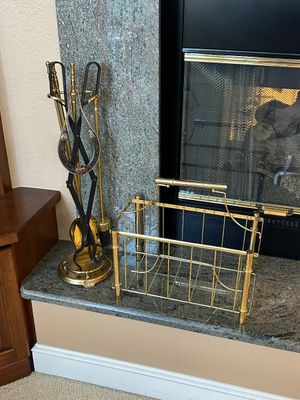 FIREPLACE TOOLS, DECORATIVE HANGING HORSESHOE, AND BRASS RACK