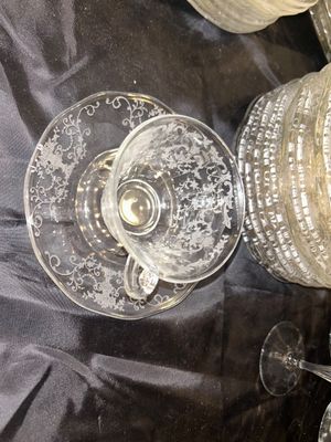 LARGE SET OF VINTAGE FOSTORIA NAVERRE PATTERN DEPRESSION GLASS