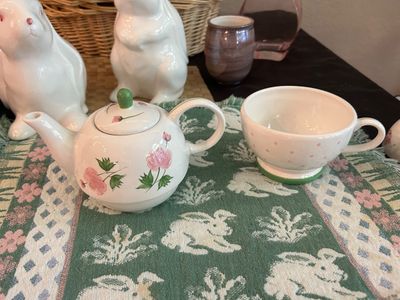 EASTER AND OTHER DINING TABLE DECORATIONS
