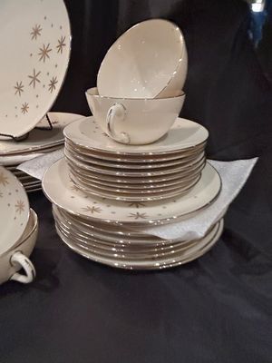 LENOX ALARIS DINNERWARE SET