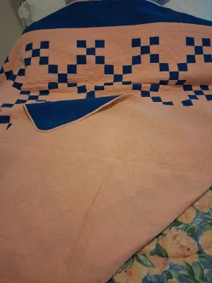 1939 HAND STITCHED QUEEN SIZE QUILT
