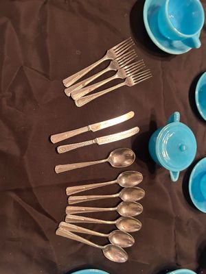 VTG CHILDREN'S GLASS TEA SET AND SILVERWARE