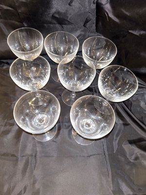 LARGE AND SMALL STEMMED GLASSES