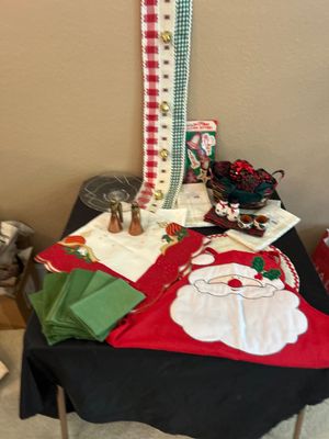 CHRISTMAS DINING TABLE DECOR