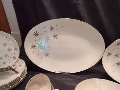 LENOX ALARIS DINNERWARE SET