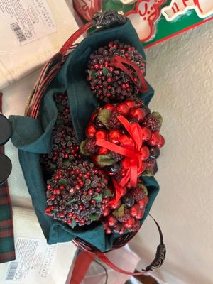 CHRISTMAS DINING TABLE DECOR