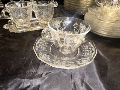 LARGE SET OF VINTAGE FOSTORIA NAVERRE PATTERN DEPRESSION GLASS