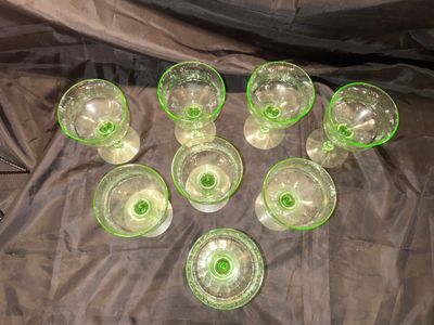 GREEN URANIUM DEPRESSION GLASS