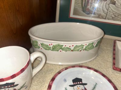 CHARLES WYSOCKI SIGNED PRINT AND ROYAL SEASONS HOLIDAY TABLEWARE