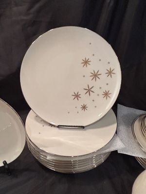 LENOX ALARIS DINNERWARE SET