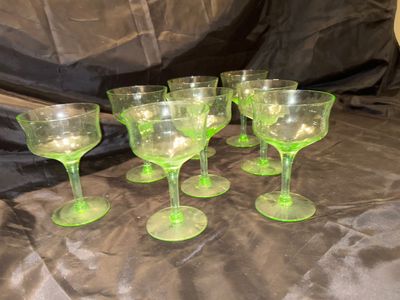 GREEN URANIUM DEPRESSION GLASS