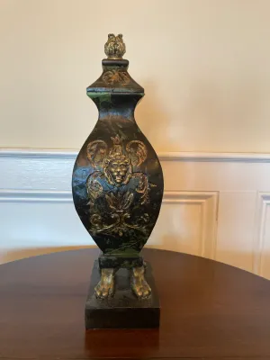 Lidded Decor Black with Lions Head box