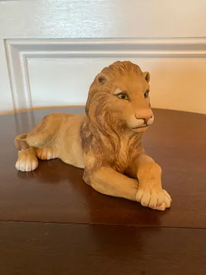 Lion & Lamb Porcelain Boehm Figurine