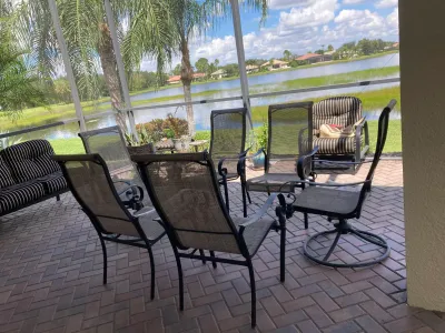 Outdoor Patio Table and 6 Chairs (2 swivel)