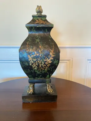 Lidded Decor Black with Lions Head box