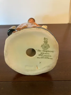 Vintage Royal Doulton Figurine "The Sheppard"