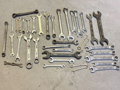 LOT 66G: Collection of Wrenches