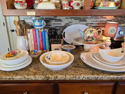 Lovely serving pieces, knife block, Pioneer Woman cookbooks