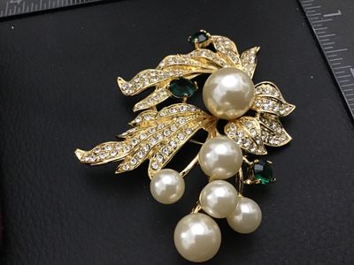 JBK Camrose and Cross Vintage Brooch New in Box. Swavorski Crystal &Faux Pearl