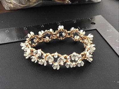 White Daisy Rhinestone Fashion Bracelet