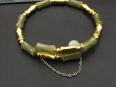 Green Glass Fashion Bracelet