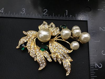 JBK Camrose and Cross Vintage Brooch New in Box. Swavorski Crystal &Faux Pearl