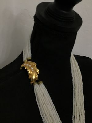 Vintage White Glass Seed Bead Necklace Béatiful Clasp