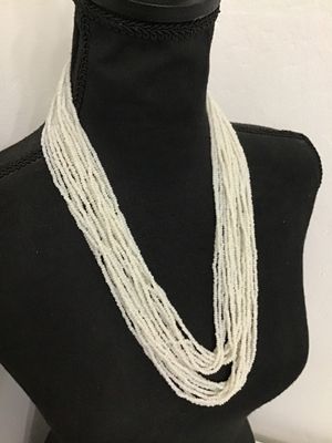 Vintage White Glass Seed Bead Necklace Béatiful Clasp