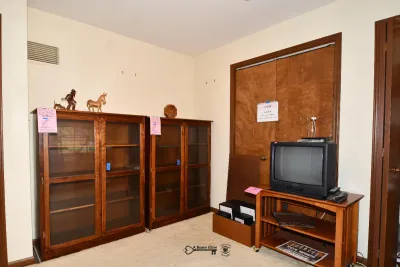 08 bedroom b 4