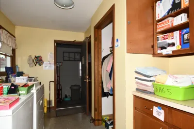 12 laundry room 7
