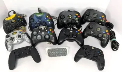 XBOX Controllers and Chatpad Accessory