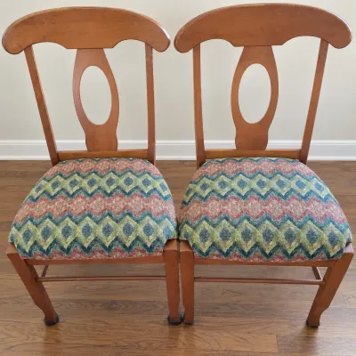 SIX DINING ROOM CHAIR WITH GEOMETRIC FABRIC SEATS