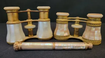 VINTAGE OPERA GLASSES 