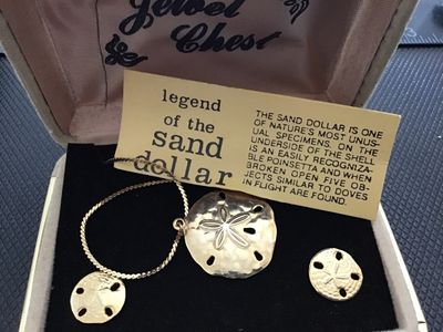 Vintage Set in Box New Sand Dollar Necklace With earrings