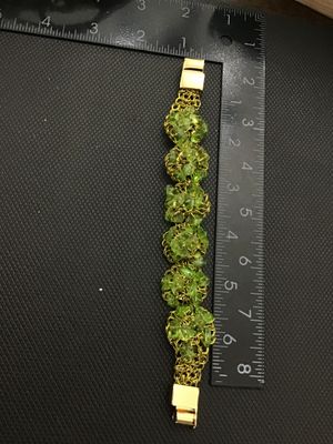 Woven Gold-Tone Wire and Green Stone Chip Bracelet