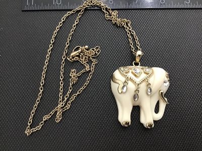 Vintage Avon NRT Ivory Colored Rhinestone Elephant Statement Necklace