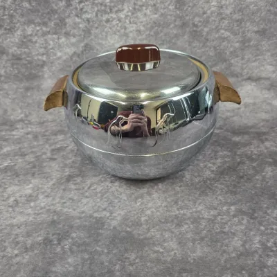 Ice bucket