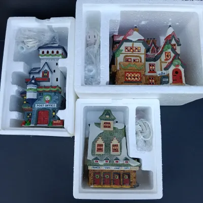 LOT 121: Department 56 North Pole Series Post Office, Santa's Workshop and Reindeer Barn