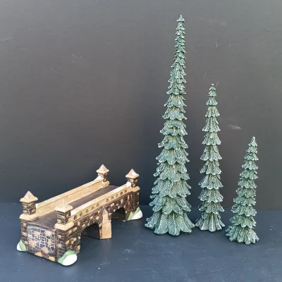LOT 133: Department 56 Holiday Coach, Stone Train Tressel, Pencil Pines and Flexible Sisal Hedge