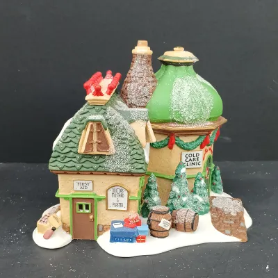 LOT 167: Department 56 North Pole Series Mini-Donut Shop and Cold Care Clinic