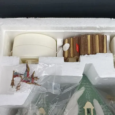 LOT 169: Department 56 Limited Edition 1998 Elsie's Gingerbread Shop