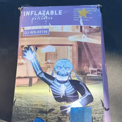 LOT 112: Inflatable 8ft Pumpkin Patch, 5ft Zombie and Clown