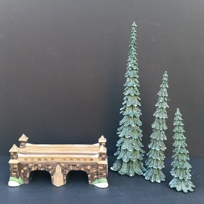 LOT 133: Department 56 Holiday Coach, Stone Train Tressel, Pencil Pines and Flexible Sisal Hedge