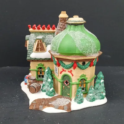 LOT 167: Department 56 North Pole Series Mini-Donut Shop and Cold Care Clinic