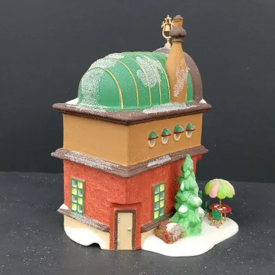 LOT 167: Department 56 North Pole Series Mini-Donut Shop and Cold Care Clinic