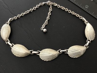Vintage Silver-Tone Textured Shell Link Choker Necklace