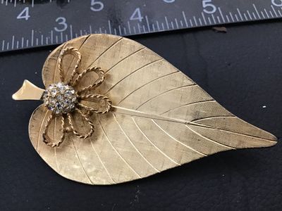 Vintage Gold-Tone Leaf Brooch with Rhinestone Flower Detail