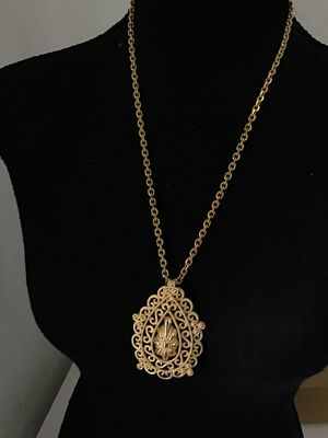 Vintage Trifari Gold-Tone Filigree Teardrop Pendant Necklace