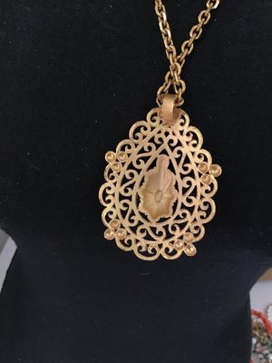 Vintage Trifari Gold-Tone Filigree Teardrop Pendant Necklace