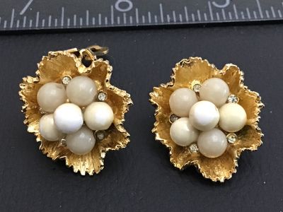 Vintage ART Gold Tone Faux Pearl & Rhinestone Clip-On Earrings